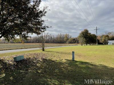 Photo 2 of 13 of park located at 100 Clyde's Lane Windsor, VA 23487