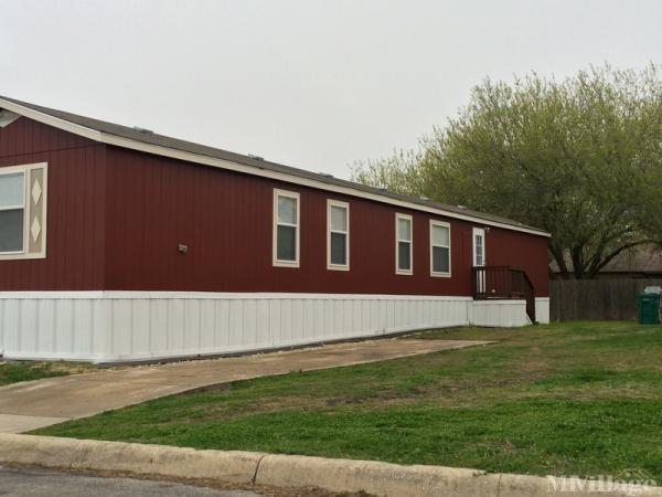 Regency Village Mobile Home Park in San Antonio, TX | MHVillage