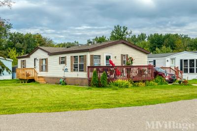 Photo 4 of 12 of park located at 851 Willow Street Fowlerville, MI 48836