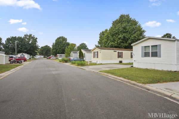 Photo 1 of 2 of park located at 2500 Farm Bureau Rd, #1000 Manhattan, KS 66502