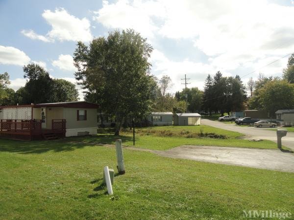 Photo of Pine Hollow Village Mobile Home Park, Hermitage PA