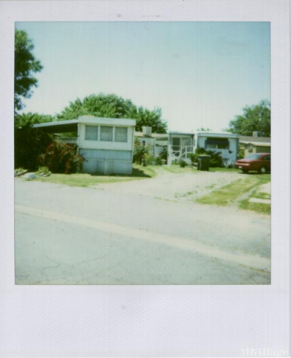 Peach Mobile Estates Mobile Home Park in Olivehurst, CA MHVillage