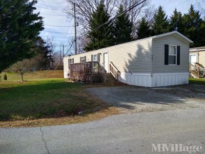 Photo 5 of 14 of park located at 14 Chadbury Court Fletcher, NC 28732