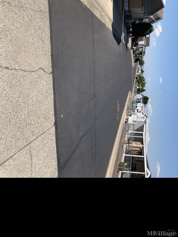 Sunset Estates Mobile Home Park in White City, OR MHVillage