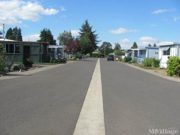 Photo of Lees Mobile Home Park, Eugene OR