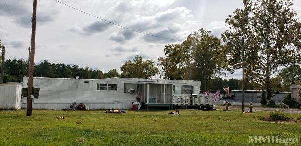 Photo of Red Hill Mobile Home Park, Prince George VA