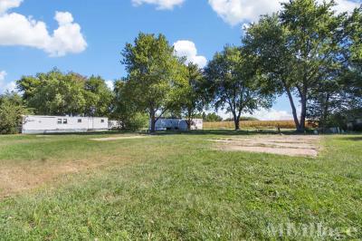 Photo 3 of 6 of park located at 4808 Paradise Road Mattoon, IL 61938
