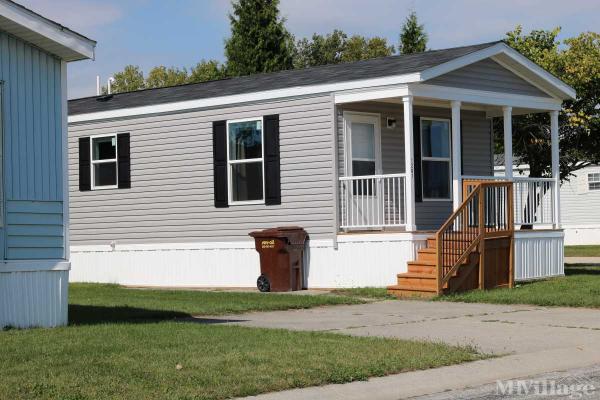 Photo of Auburn Crossing, Auburn IN