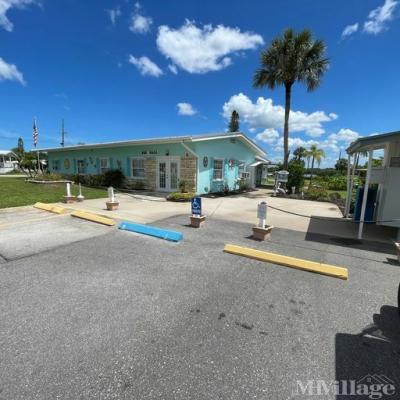 Photo 5 of 14 of park located at 1734 Wheelhouse Circle Ruskin, FL 33570