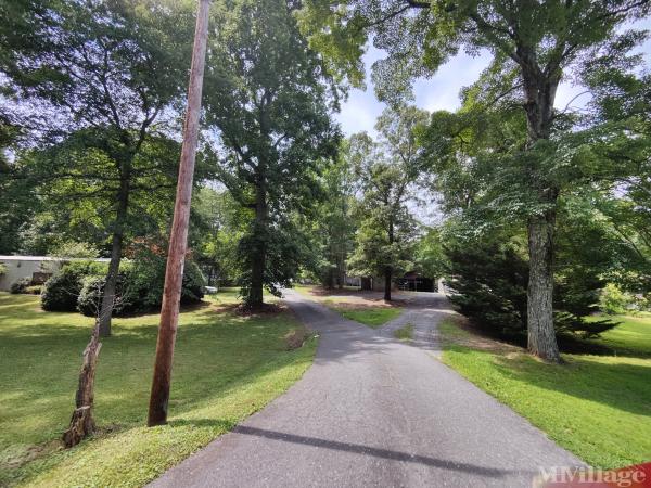 Photo of Busy B Mobile Home Park, Randleman NC