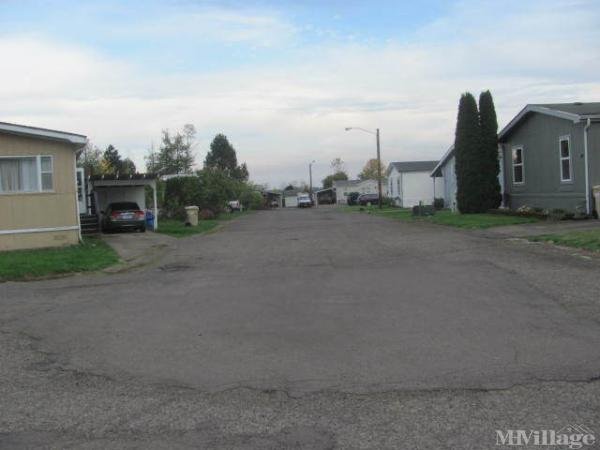 Photo of Camelot Mobile Home Park, Albany OR