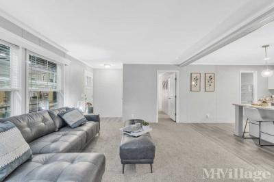 Photo 4 of 13 of park located at 3430 Peoria Road Springfield, IL 62702