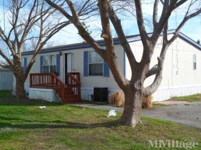 Photo 3 of 6 of park located at 6404 Texoma Pkwy, 81-B Sherman, TX 75090