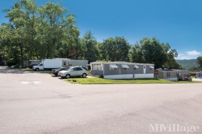 Photo 3 of 20 of park located at 199 Single Tree Dr. Cleves, OH 45002