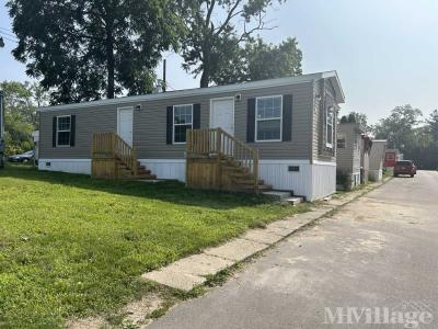 Photo 4 of 7 of park located at 3300 Elizabeth Lake Road Waterford, MI 48328