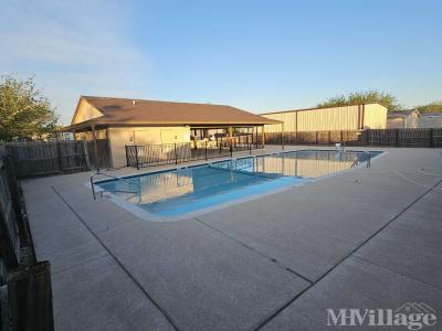 Photo 5 of 6 of park located at 3400 N. Robinson Dr Waco, TX 76706