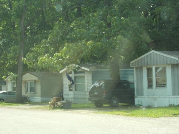 Photo of Lakewood Manor Mobile Home Park, Effingham IL