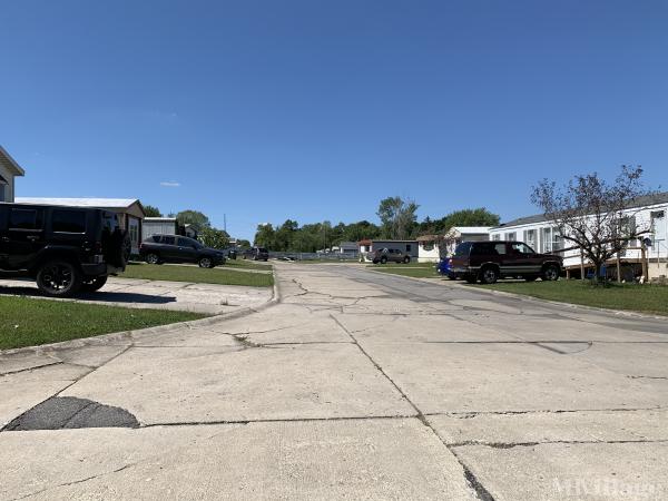 Photo of Colonial Mobile Home Park, Kendallville IN