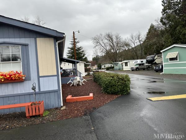 Photo of Paradise Mobile Home Community, Shady Cove OR