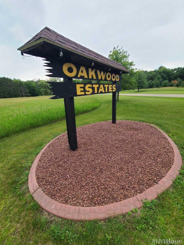 Photo of Oakwood Estates Manufactured Housing Community, New London WI