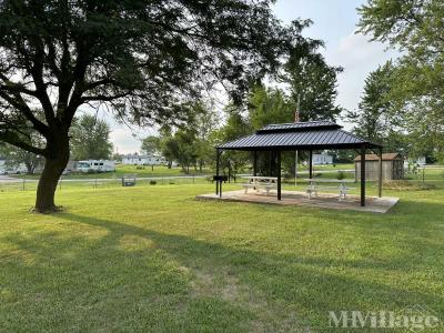 Photo 3 of 18 of park located at Fairview Trailer Court Taylorville, IL 62568
