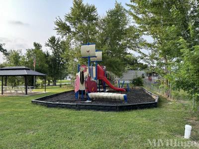 Photo 4 of 18 of park located at Fairview Trailer Court Taylorville, IL 62568