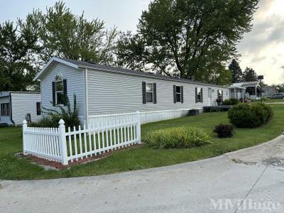 Photo 5 of 18 of park located at Fairview Trailer Court Taylorville, IL 62568
