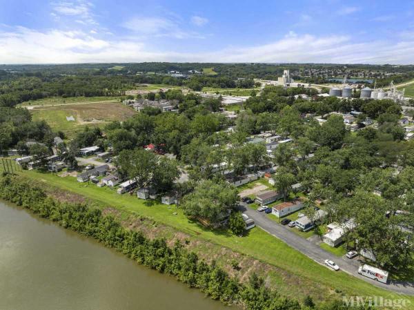 Photo of Iowa River Mobile Home Community, Iowa City IA