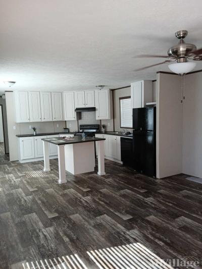 Photo 2 of 4 of park located at 8 Breezy Ln Fayetteville, TN 37334