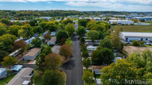 Photo 1 of 2 of park located at 1408 North Rue St., Saint Charles, MO 63301