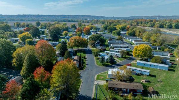 Photo 1 of 2 of park located at 11 Iroquoise Ln Chillicothe, OH 45601