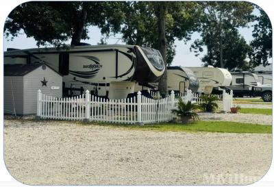 Mobile Home Park in Belle Chase LA