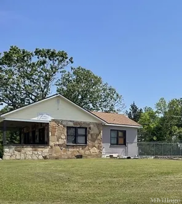 Photo of Rolling Meadows Mobile Home Community, Forsyth MO