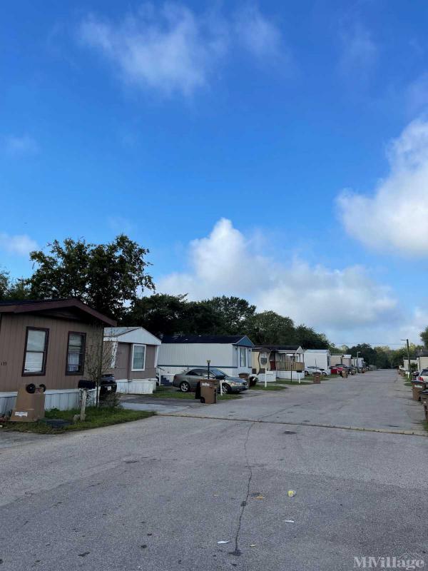 Photo of Fiesta Mobile Home Park, Dickinson TX
