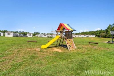 Photo 2 of 8 of park located at 15 Beaver Dam Circle Lavonia, GA 30553