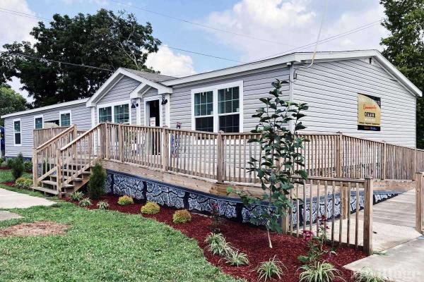 Photo of Suburban Pointe, Lexington KY