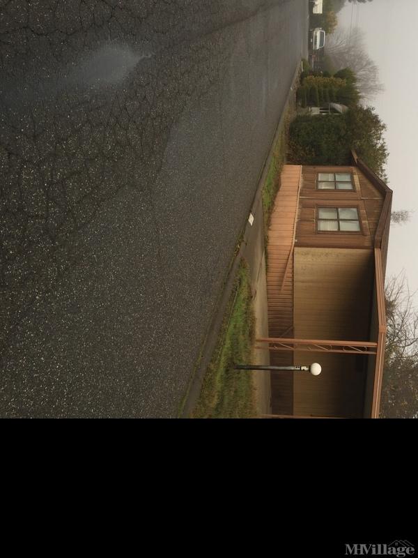 Photo of Castlewood Mobile Home Park, Marysville CA