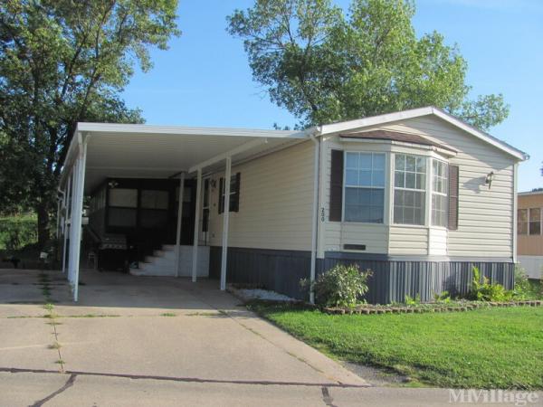 Photo 0 of 2 of park located at 1405 Robins Road Hiawatha, IA 52233