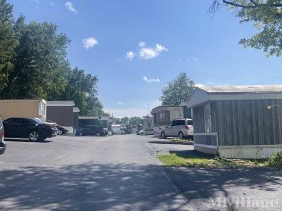 Photo 5 of 7 of park located at 199 Oak Leaf Drive Saint Charles, MO 63301