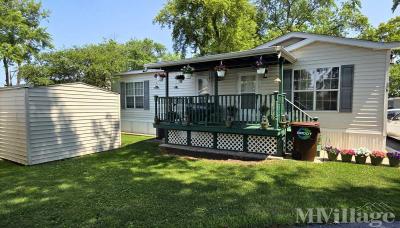 Photo 2 of 6 of park located at 1330 Rand Road Des Plaines, IL 60016
