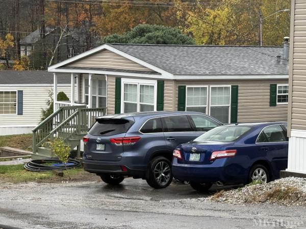 Photo of Wagon Wheel, Londonderry NH
