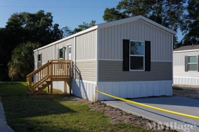 Photo 1 of 25 of park located at 399 Circle Drive Deland, FL 32724