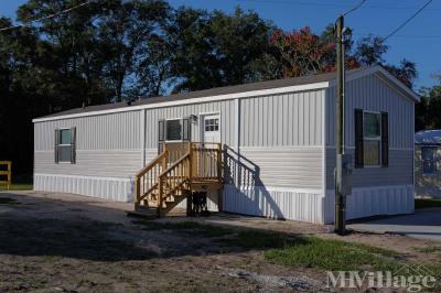 Photo 2 of 25 of park located at 399 Circle Drive Deland, FL 32724