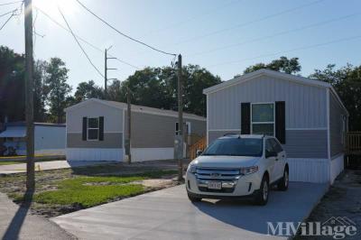 Photo 4 of 25 of park located at 399 Circle Drive Deland, FL 32724