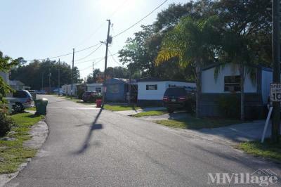 Photo 5 of 25 of park located at 399 Circle Drive Deland, FL 32724