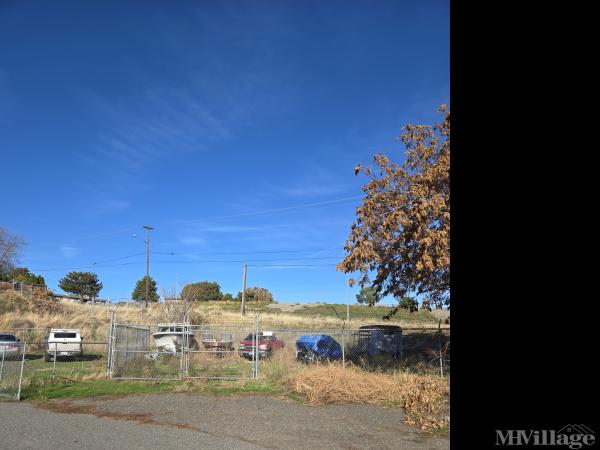 Photo of Whispering Winds Mobile Home Park, Kennewick WA