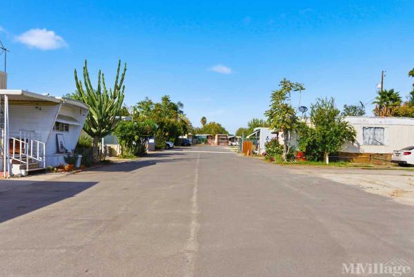 Photo 1 of 2 of park located at 501 Belmont Avenue Bakersfield, CA 93308