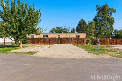 Photo 4 of 10 of park located at 501 Belmont Avenue Bakersfield, CA 93308