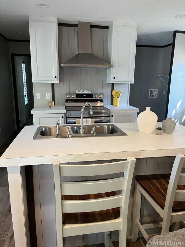 Photo of Lecompton Manufactured Home Community, Lecompton KS