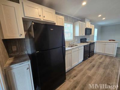 Photo 5 of 9 of park located at 12817 E 47th St. #120 Independence, MO 64055